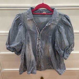 Adorable denim shirt. Perfect condition!!